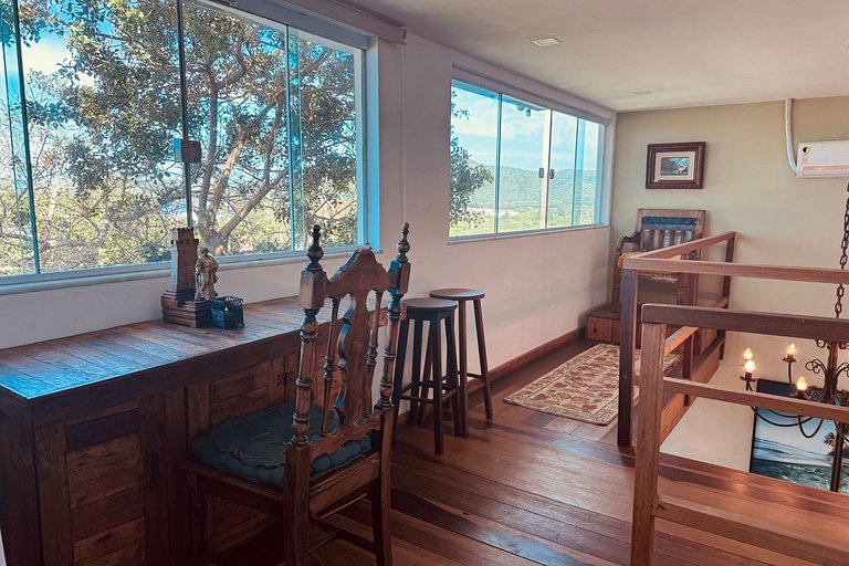 Desfrute do conforto e de uma vista incrível em meio à natur